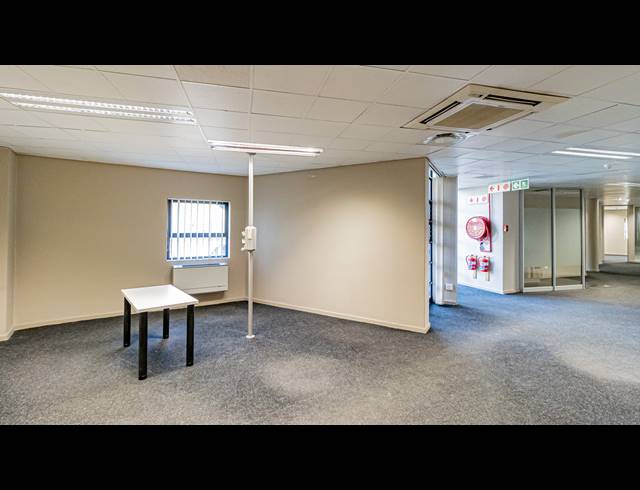 357M² OFFICE TO LET IN PARKTOWN